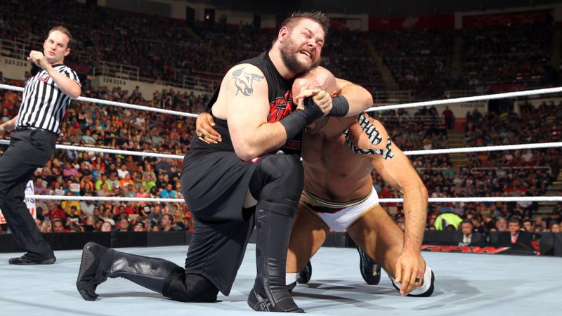 Illustration for article titled Raw finally acknowledges the brand split, and even rips off TNA